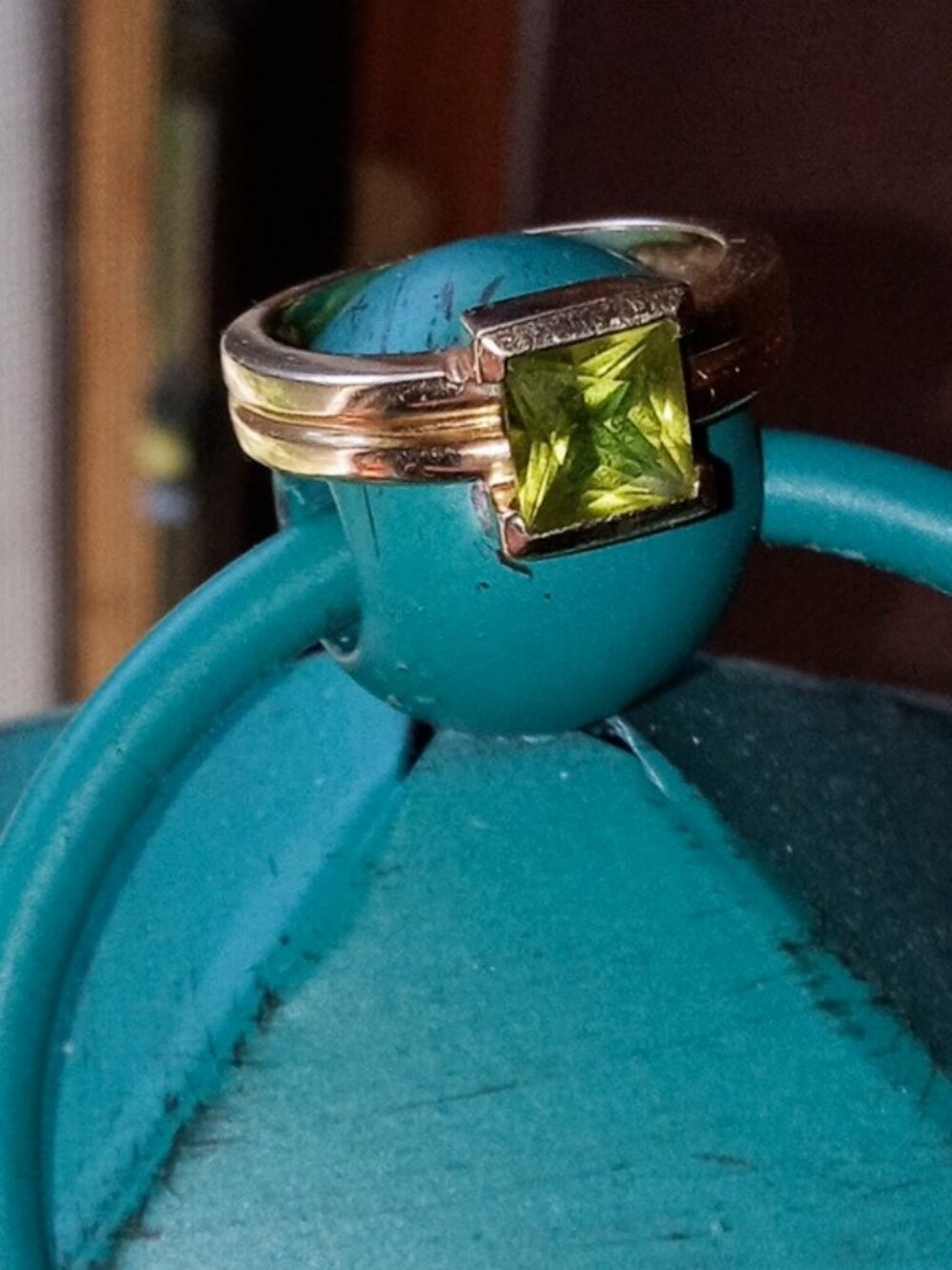 STUNNING Vintage Charles M. Levy 14K Gold Princess-Cut Peridot Statement Ring💍 - Picture 7 of 11